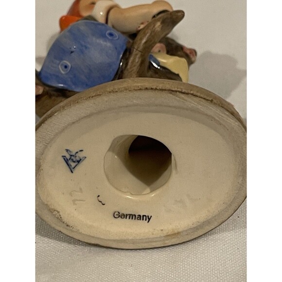 Goebel Hummel Apple Tree Girl W. Germany 4" Figurine 141 3/0 Vintage Cute!!! - Picture 8 of 8